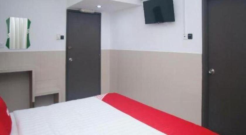 Oyo 89851 Leila Hotel SDK Dış mekan fotoğraf