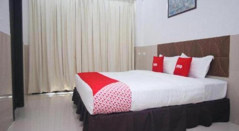 Oyo 89851 Leila Hotel SDK Dış mekan fotoğraf
