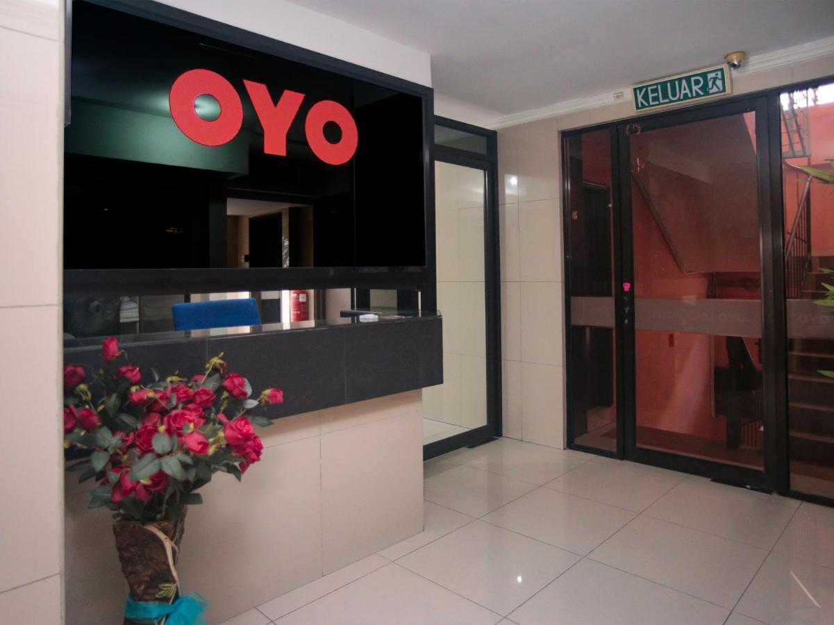 Oyo 89851 Leila Hotel SDK Dış mekan fotoğraf